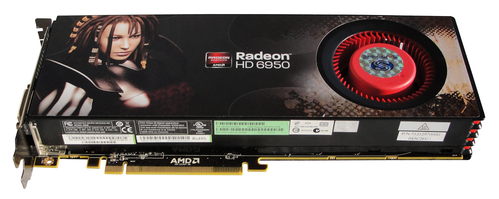 Sapphires Radeon HD 6950 mit Referenz-Kühler im Überblick.