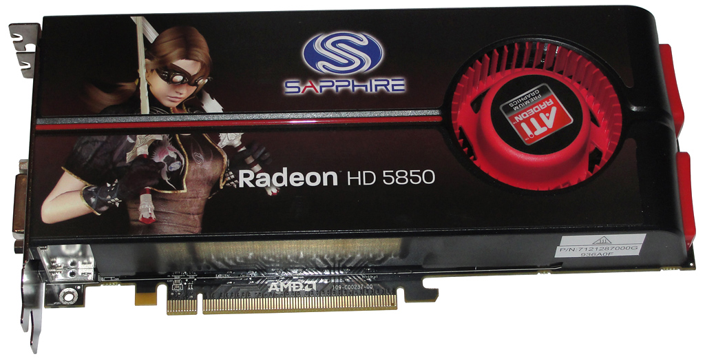 Die Sapphire Radeon HD 5850 mit Dual-Slot-Kühlkörper auf der Oberseite.