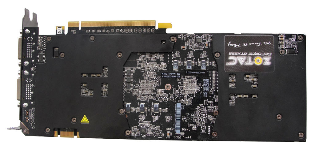Die Unterseite der GeForce GTX 295 Single-PCB von Hersteller ZOTAC.