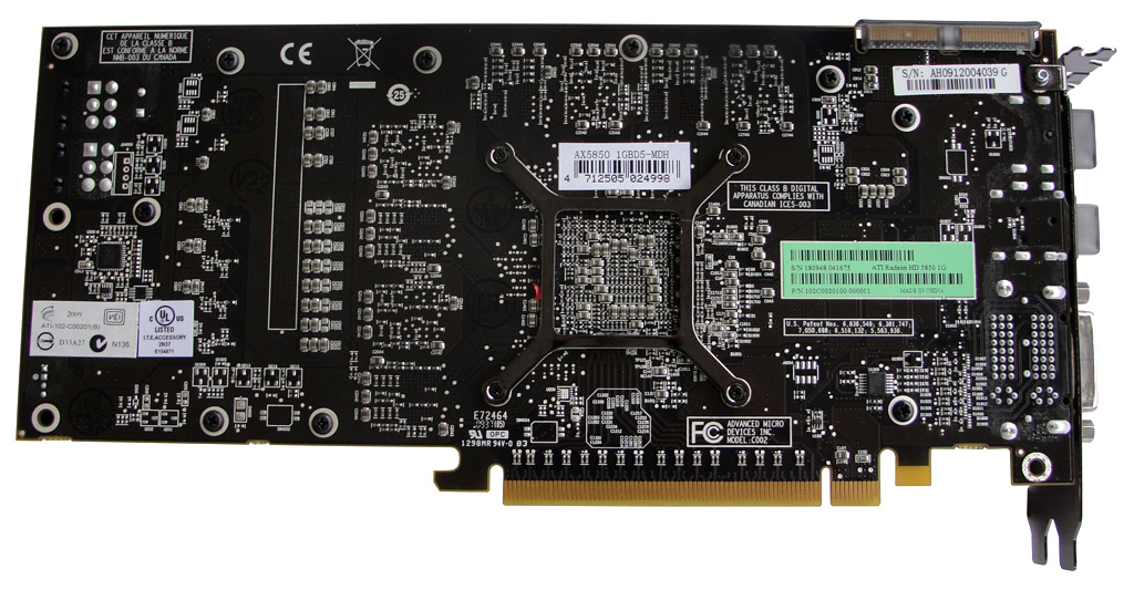 Die Profilansicht der edel-grafikkarten Radeon HD 5850 Premium Edition mit vollständig verschlossener Kühlkonstruktion.
