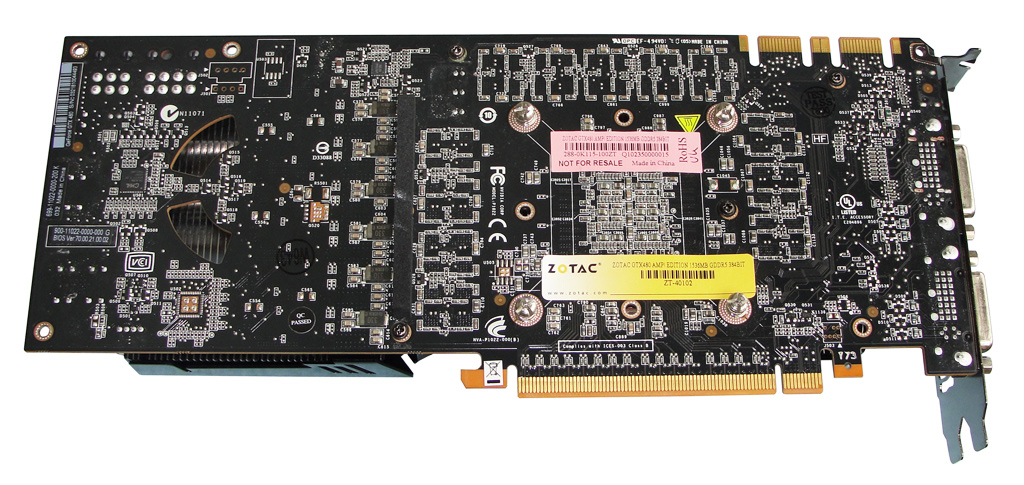Die ZOTAC GeForce GTX 480 AMP! Edition von der Unterseite.
