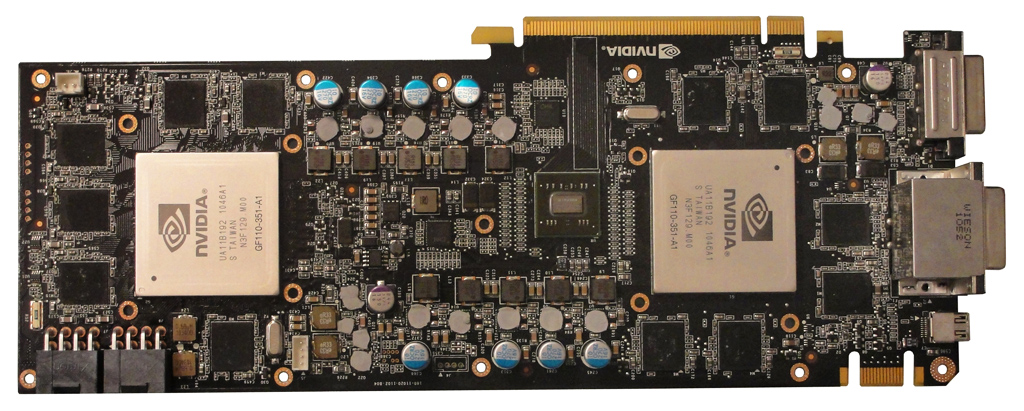 Zwei GF110-GPUs bilden die Basis für die GeForce GTX 590.