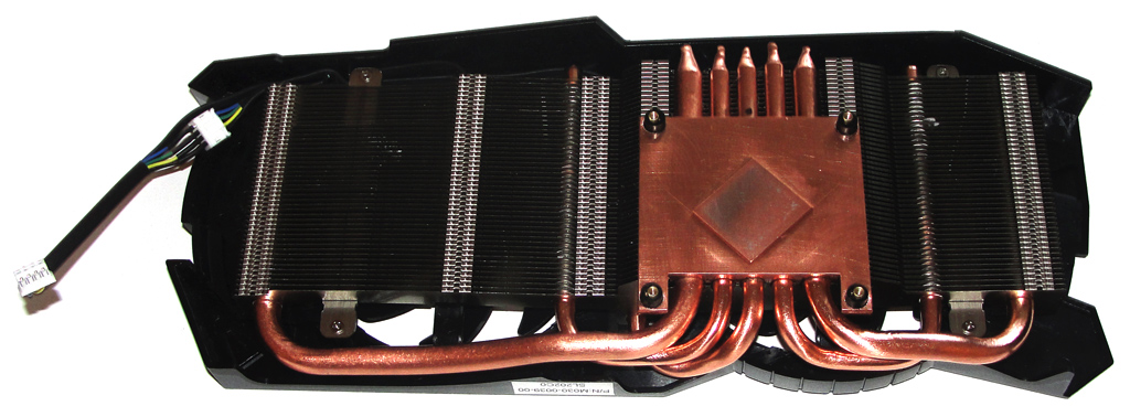 Der Kühler der Radeon HD 7950 von Sapphire von der Unterseite.