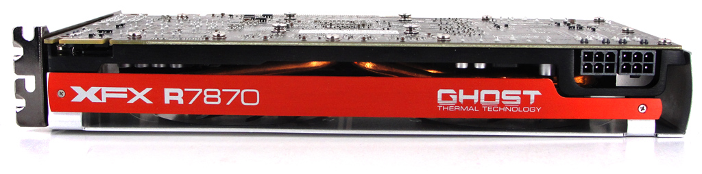 Die Kühlung der XFX Radeon HD 7870 Black Edition Dual Fan von der Seitenansicht.