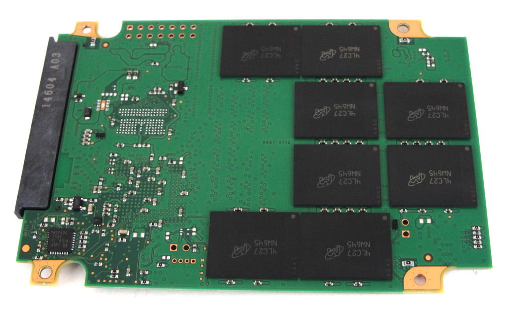 Die 16 nm NAND-Flash-Speicher stammen aus den Fabrikhallen von Micron.
