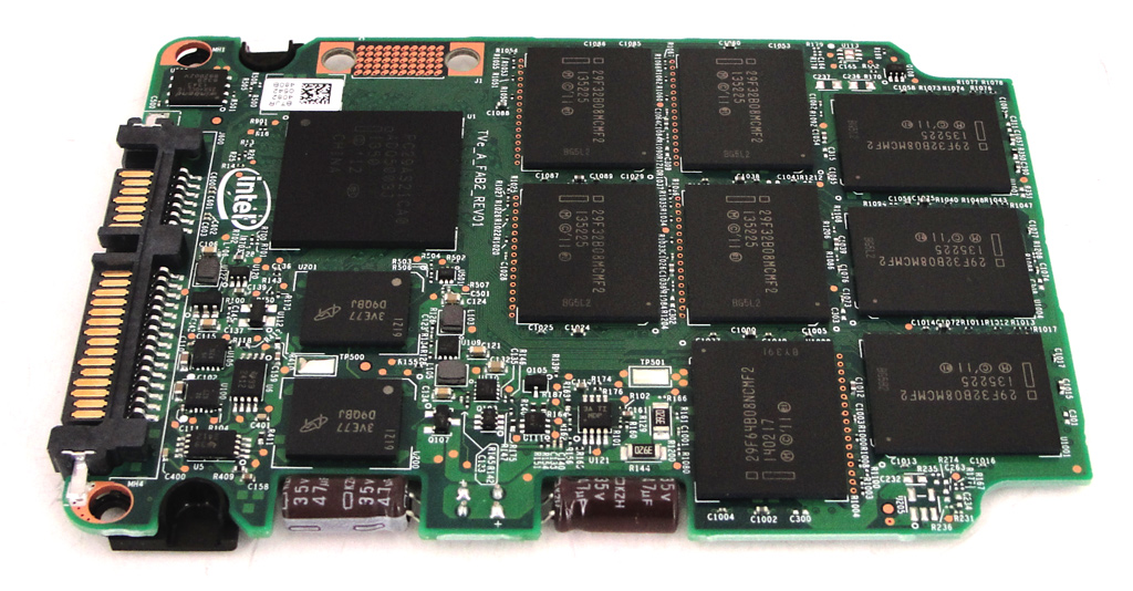 Die 20 nm NAND-Flash-Speicher stammen aus Intels eigener Herstellung.
