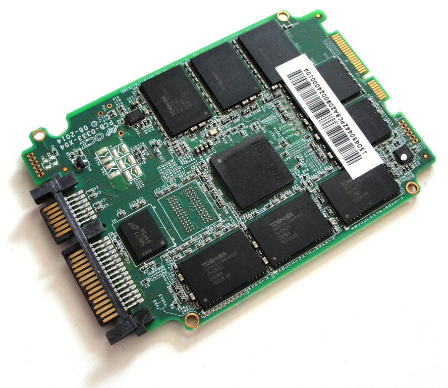 Die A19 nm NAND-Flash-Speicher stammen aus Toshibas Herstellung.