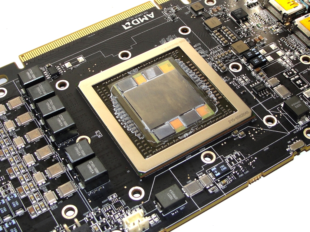 Setzt auf AMDs GPU Fiji-Pro in 28 nm mit GCN-Architektur 1.2: Sapphire Radeon R9 Fury Tri-X OC mit 4 GB HBM.