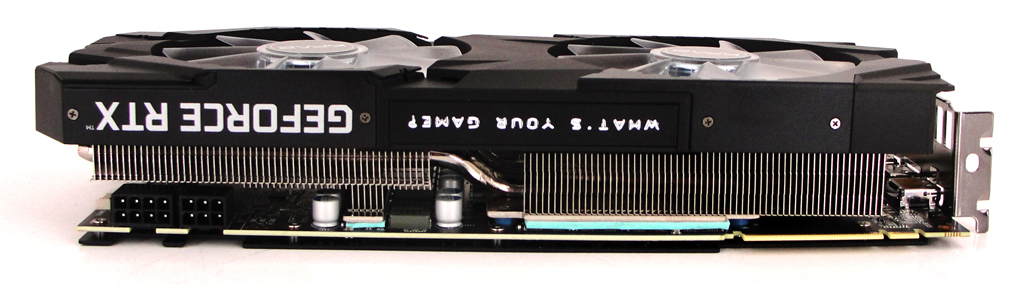 Für die Kühlung der GeForce RTX 2080 EX setzt KFA2 auf einen Triple-Slot-Kühler mit zwei Lüftern.