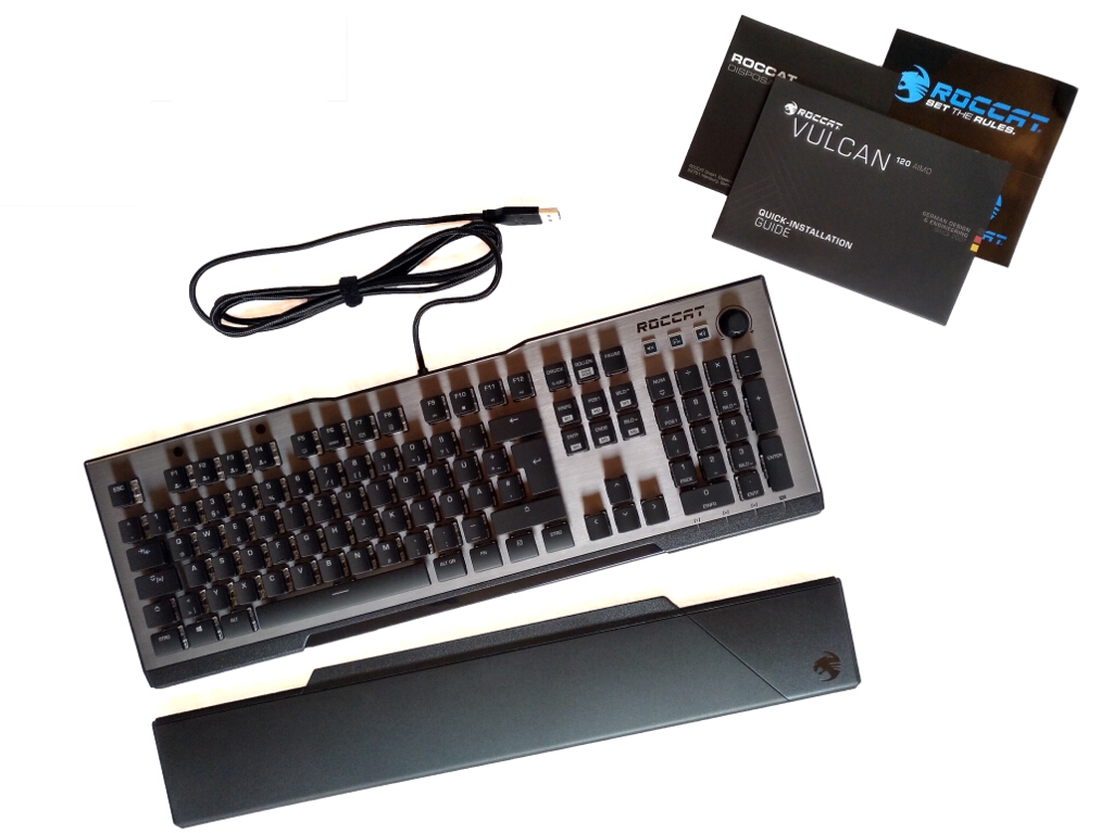 Der Lieferumfang der ROCCAT-Tastatur auf einen Blick