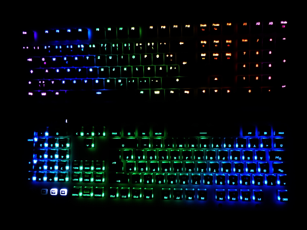Zwei mechanisch RGB-Tastaturen, zwei Konzepte