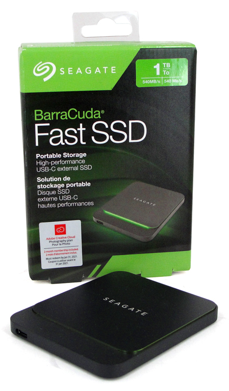 Die neue BarraCuda Fast SSD kommt in den typischen Seagate-Farben daher.
