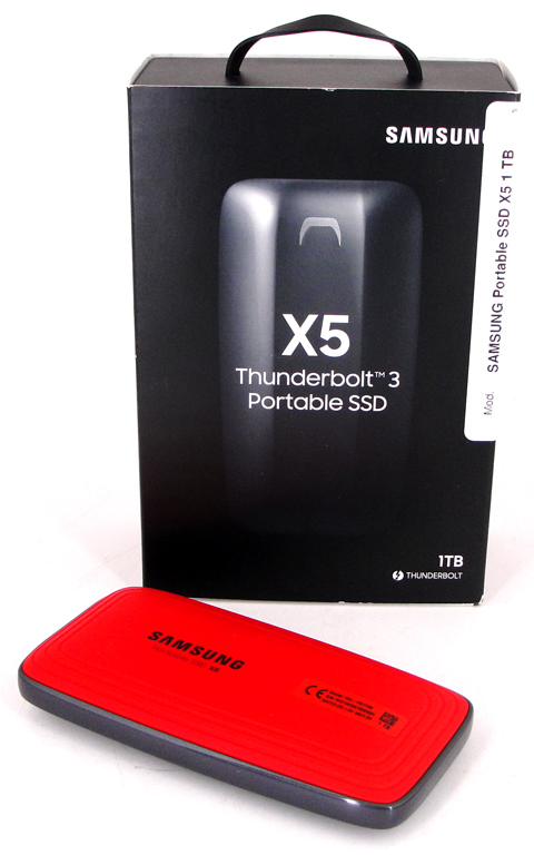 Die Samsung Portable SSD X5 inkl. Verpackung.