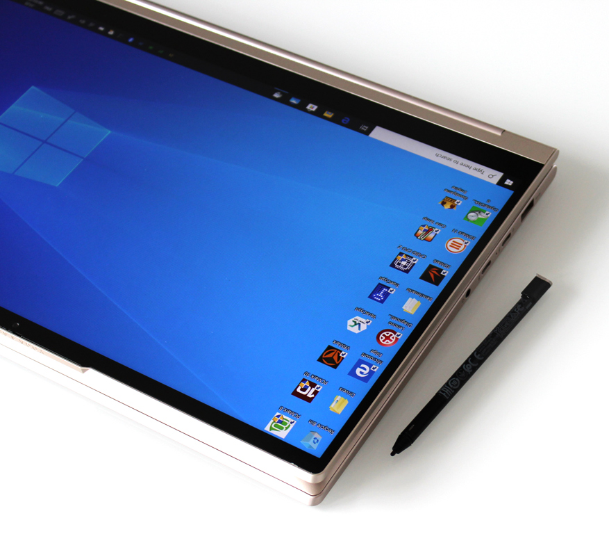 Das C940 bietet Eingabemöglichkeiten per Touchscreen, Stift, Touchpad, Tastatur und Fingerprint-Reader.