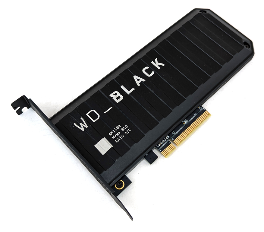 Die WD_BLACK AN1500 ist mit einem Kühlkörper versehen und hält die beiden SSDs auf angenehmen Betriebstemperaturen.