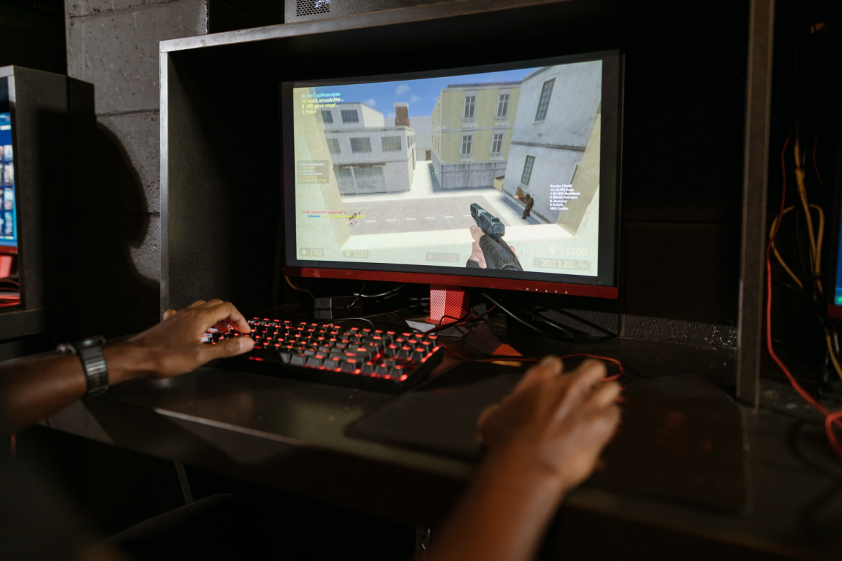 Counter-Strike basiert auf Half-Life und ist eine Reihe von Multiplayer-Ego-Shootern